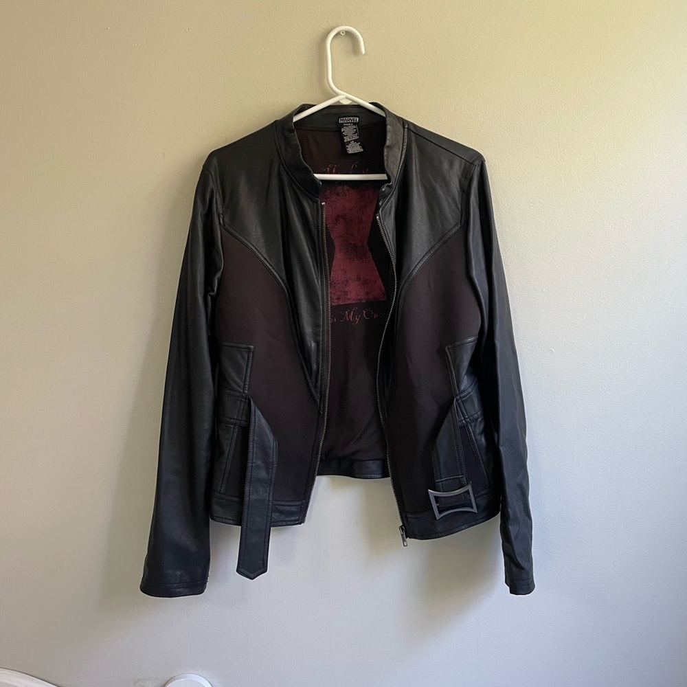 BLACK FAUX LEATHER JACKET BELT BUCKLE MARVEL LIMITED EDITION ZIPPER STRETCH - Picture 4 of 10
